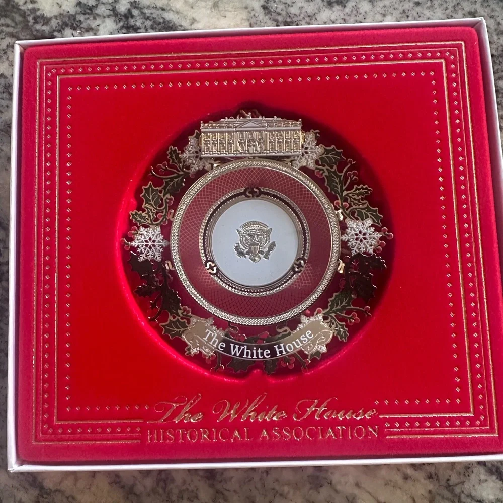NIB The White House Historical Association 2025 Christmas Ornament - Picture 4 of 6